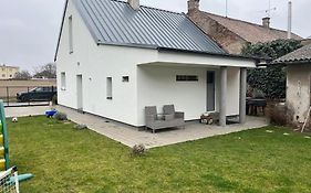 Celý dům + zahrada